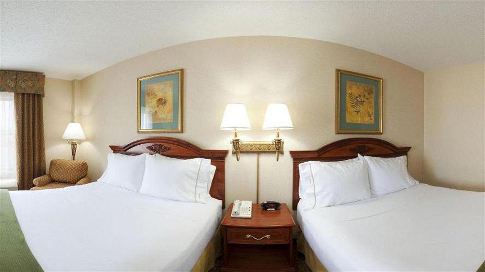 קרלסטד Holiday Inn Express Hotel & Suites Meadowlands Area By Ihg מראה חיצוני תמונה