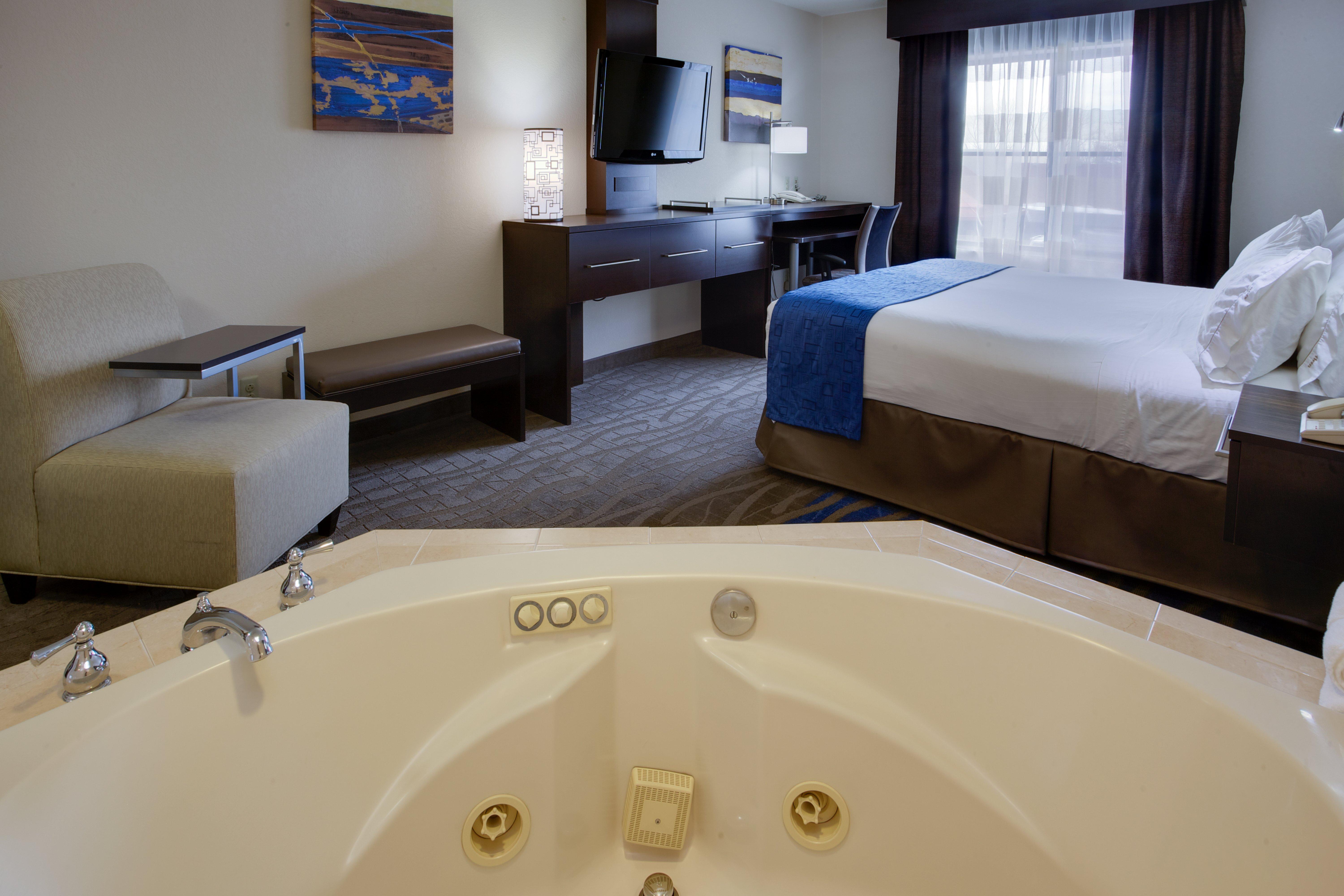 קרלסטד Holiday Inn Express Hotel & Suites Meadowlands Area By Ihg מראה חיצוני תמונה
