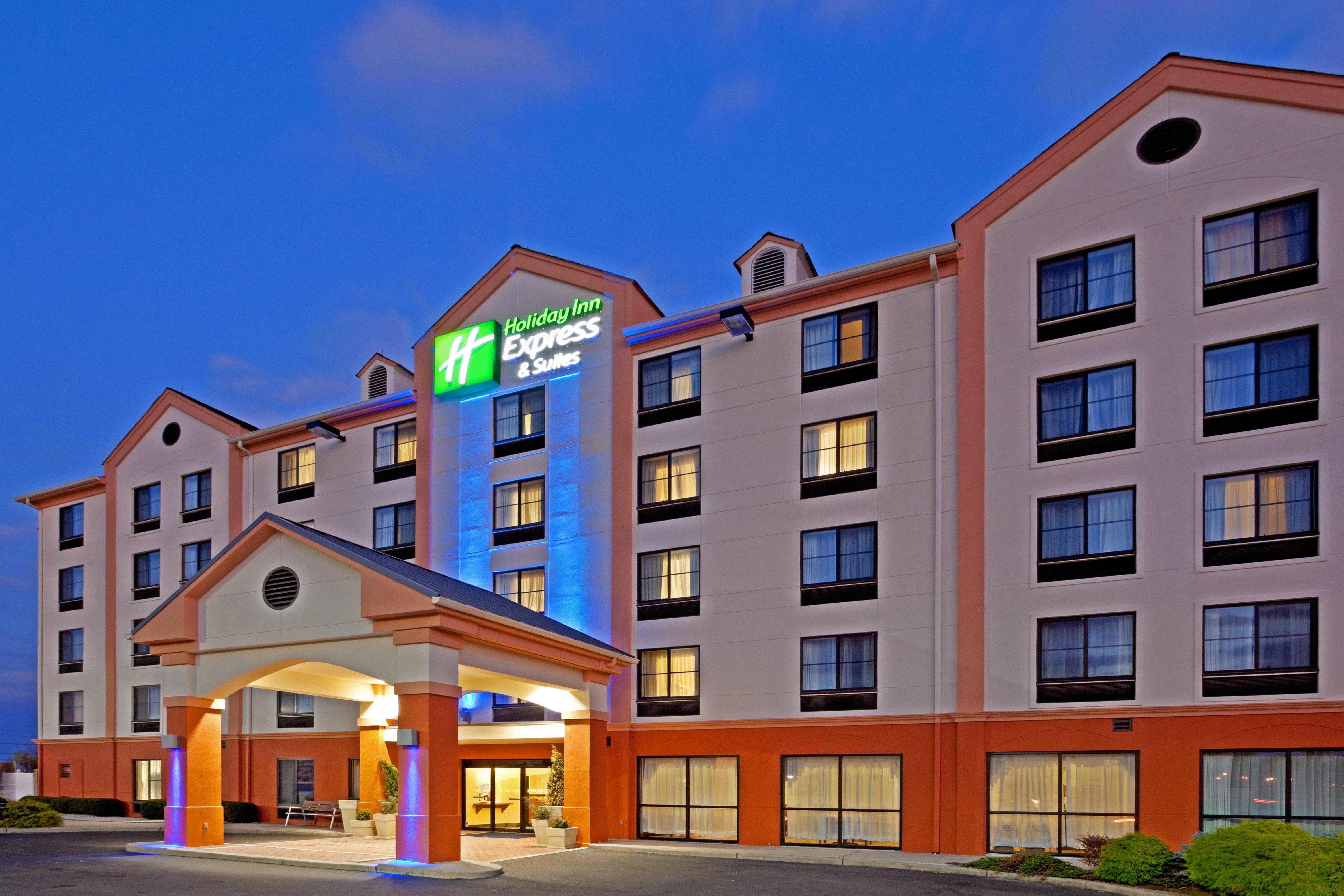 קרלסטד Holiday Inn Express Hotel & Suites Meadowlands Area By Ihg מראה חיצוני תמונה