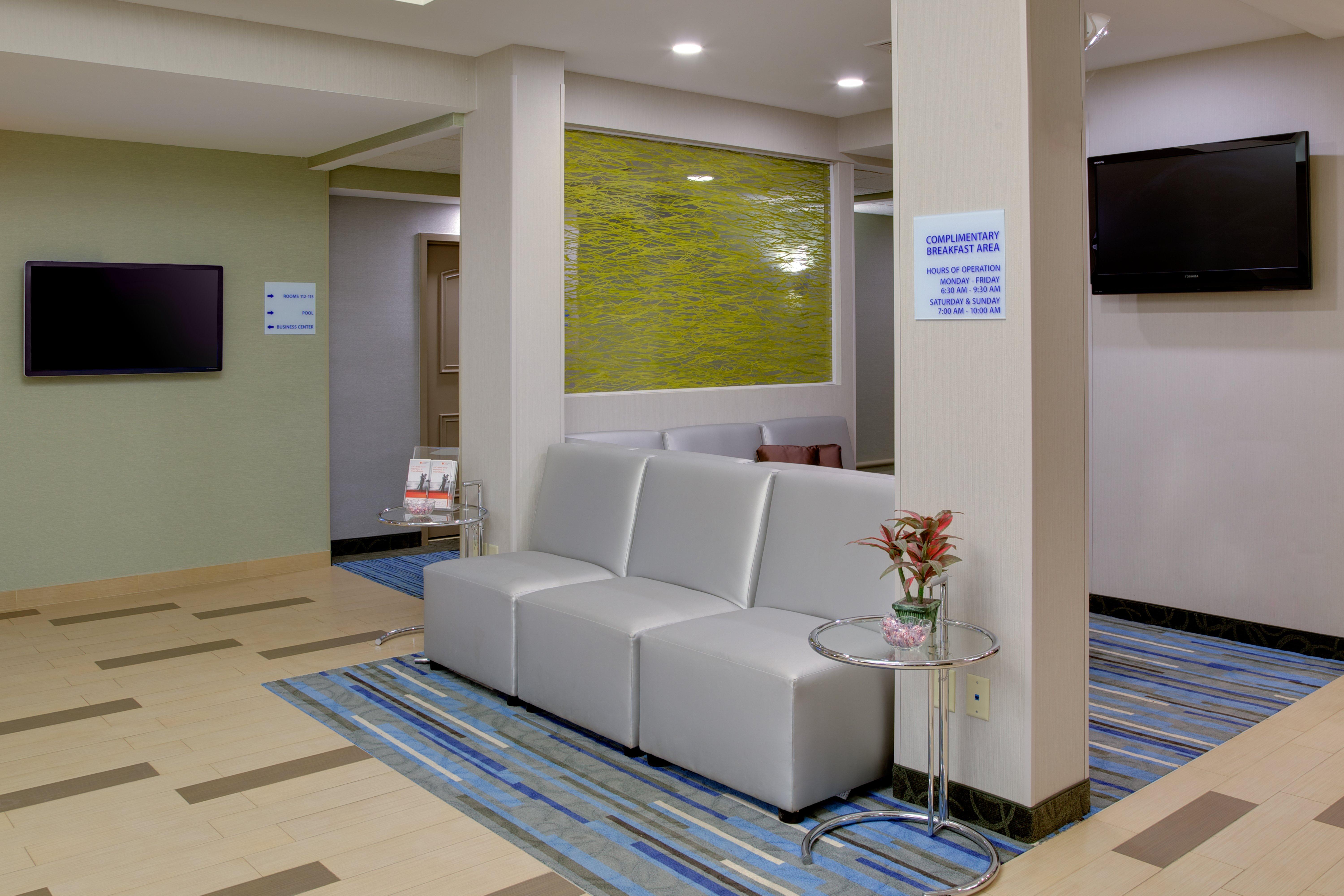 קרלסטד Holiday Inn Express Hotel & Suites Meadowlands Area By Ihg מראה חיצוני תמונה