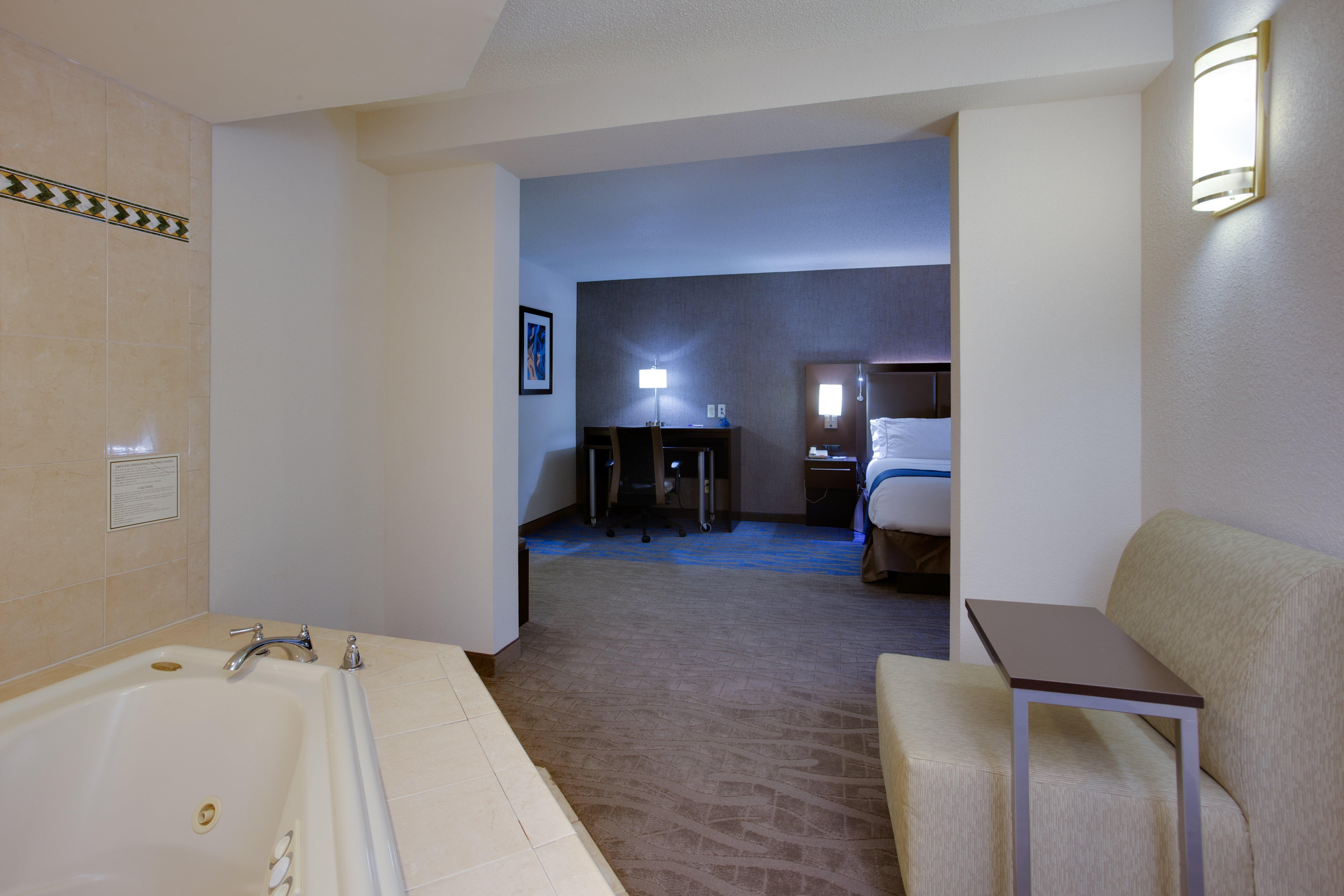 קרלסטד Holiday Inn Express Hotel & Suites Meadowlands Area By Ihg מראה חיצוני תמונה