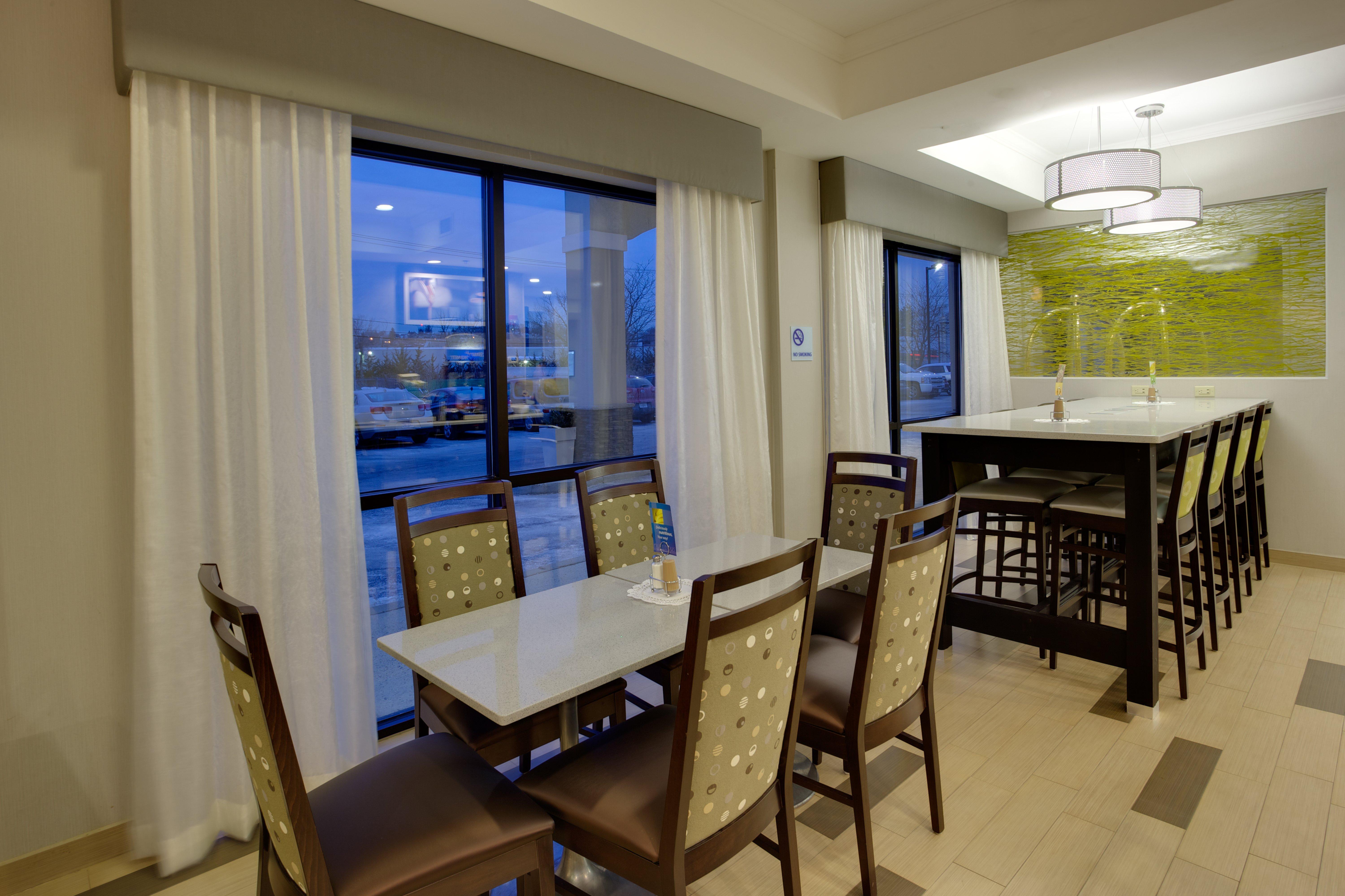 קרלסטד Holiday Inn Express Hotel & Suites Meadowlands Area By Ihg מראה חיצוני תמונה